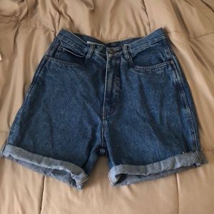 RIO high-waisted shorts size Large!